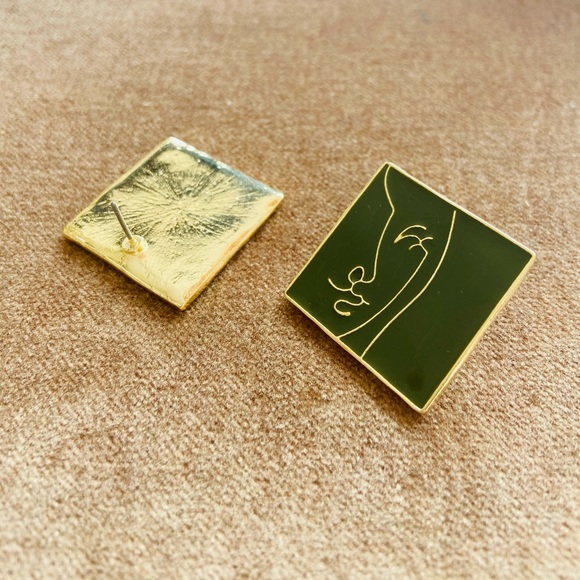 Portrait Painting stud earrings - green - Picture 4 of 5